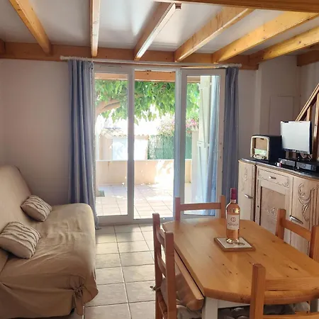 Maison Avec Terrasse 4 Pers A Pied St Pierre La Fleury (Aude)
